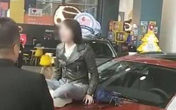 奔馳女車主維 權(quán)：到底是車的問題還是4S店的問題？